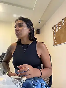 AlyssaRay online show from May 6, 3:06 pm