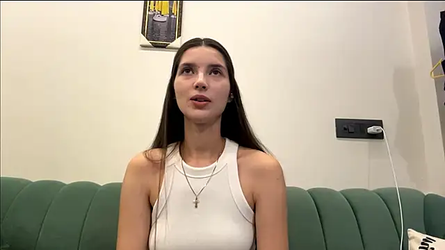 Snapshot of AlessiaChen chatting on October 18, 7:42 am AlessiaChen online show from October 18, 7:42 am