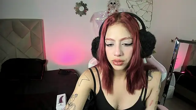 Snapshot of Vicky_Boop chatting on October 15, 1:00 pm Vicky Boop online show from October 15, 1:00 pm