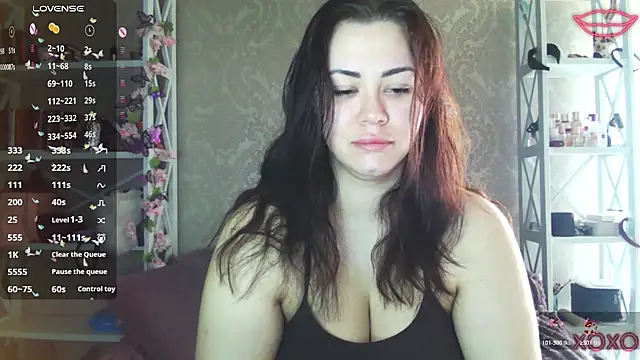 kiksee  online show from March 24, 8:08 am