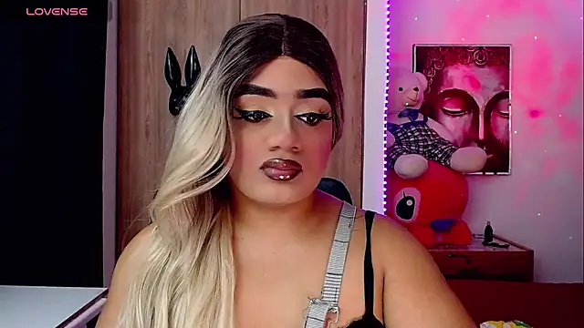 Snapshot of Sofiabigcock22 chatting on October 14, 11:22 am Sofiabigcock22 online show from October 14, 11:22 am