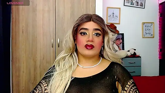 Sofiabigcock22 online show from January 9, 10:44 pm