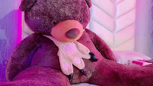 CARO ADAMS1 online show from January 17, 11:37 am