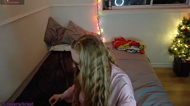 Snapshot of Pattyworld69 chatting on December 19, 5:03 am Pattyworld69 online show from December 19, 5:03 am