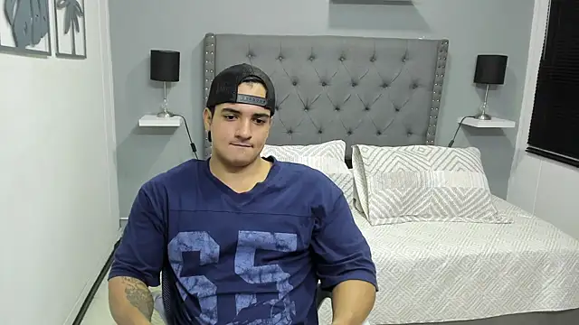 violeta and maxx online show from December 16, 12:37 am