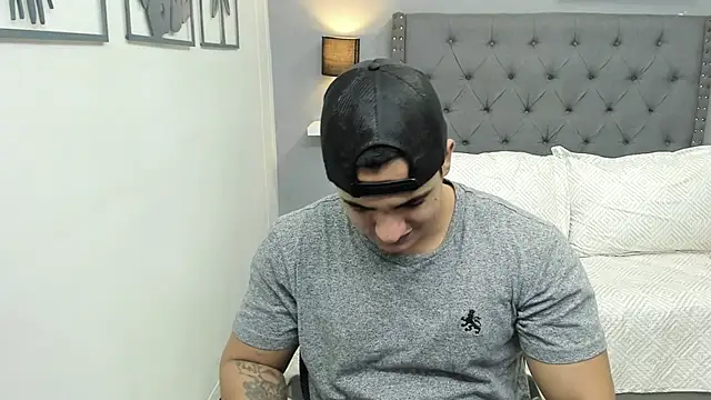 violeta and maxx online show from December 18, 12:17 am