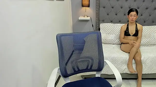 violeta and maxx online show from December 19, 12:50 am