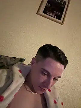 Snapshot of fresh-laD chatting on March 12, 2:18 am fresh-laD online show from March 12, 2:18 am