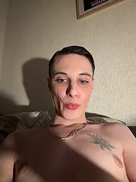 Snapshot of fresh-laD chatting on March 16, 12:17 am fresh-laD online show from March 16, 12:17 am