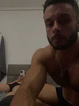 Snapshot of Camaraman05 chatting on November 8, 6:46 am Camaraman05 online show from November 8, 6:46 am