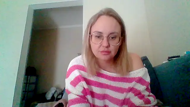 AmyDelamonico online show from October 13, 8:58 am