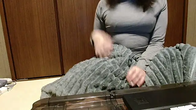 Snapshot of _Ema_ch chatting on February 7, 7:28 pm Ema ch online show from February 7, 7:28 pm