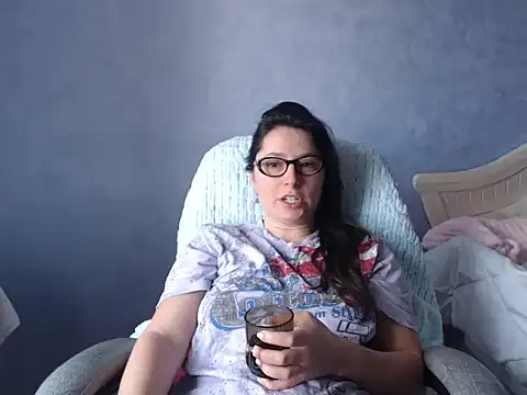 LuckyLisa23 online show from March 25, 12:00 pm