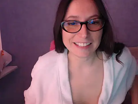 LuckyLisa23 online show from May 7, 9:42 pm