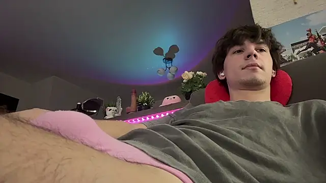 Snapshot of Jeremy1Scott chatting on February 26, 3:49 am Jeremy1Scott online show from February 26, 3:49 am