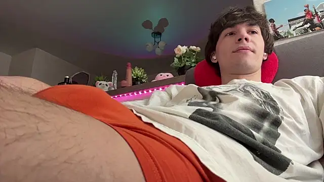 Snapshot of Jeremy1Scott chatting on March 2, 7:59 am Jeremy1Scott online show from March 2, 7:59 am