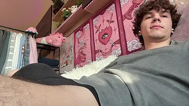 Snapshot of Jeremy1Scott chatting on April 6, 4:57 am Jeremy1Scott online show from April 6, 4:57 am