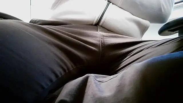 Snapshot of Twilightboys chatting on October 23, 6:34 am Twilightboys online show from October 23, 6:34 am