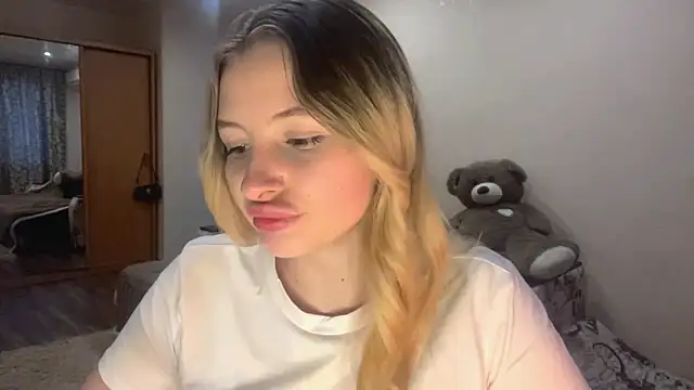 Snapshot of VictoriaMystery chatting on October 15, 2:28 pm VictoriaMystery online show from October 15, 2:28 pm
