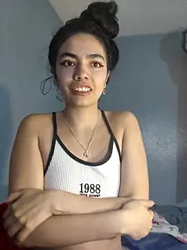 Snapshot of Sofia_Rodriguez8 chatting on October 15, 9:42 am Sofia Rodriguez8 online show from October 15, 9:42 am