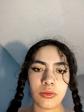 Snapshot of Sofia_Rodriguez8 chatting on October 17, 9:23 am Sofia Rodriguez8 online show from October 17, 9:23 am