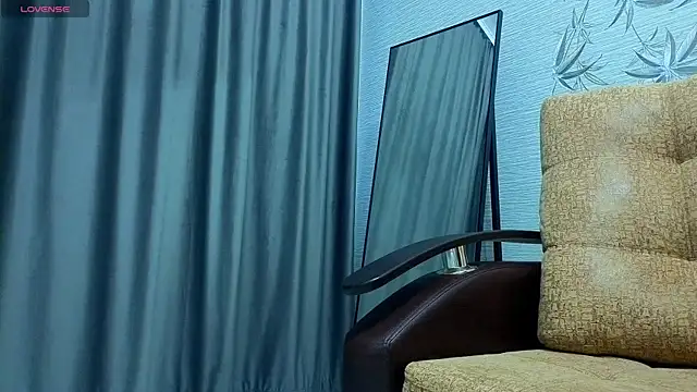 MissPompadure online show from December 21, 12:01 pm