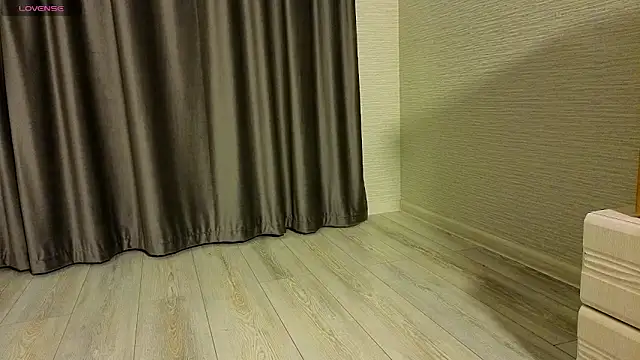 MissPompadure online show from March 14, 4:23 pm