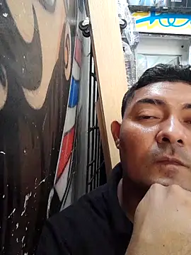 Snapshot of sexyandres_23 chatting on October 17, 3:47 pm sexyandres 23 online show from October 17, 3:47 pm