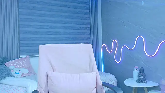 Snapshot of Naaomi_cute chatting on October 25, 8:55 am Naaomi cute online show from October 25, 8:55 am