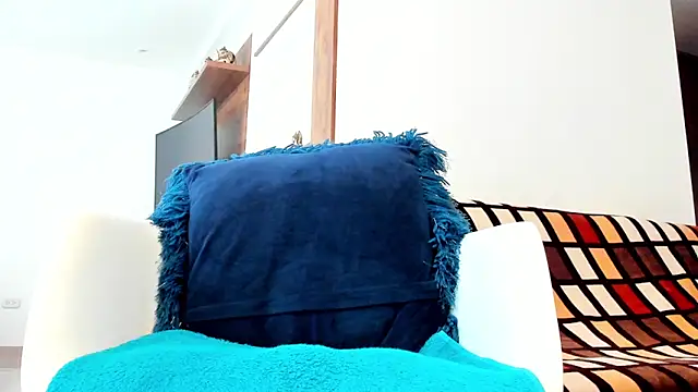 katcum02 online show from February 28, 12:39 pm