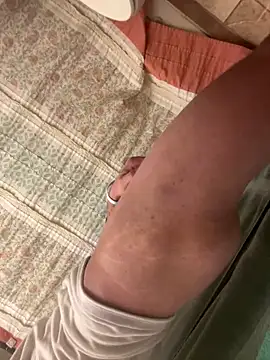 LilCheeky online show from October 25, 6:10 am