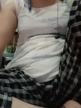 Snapshot of Hot-ranisa chatting on July 18, 8:07 am Hot-ranisa online show from July 18, 8:07 am