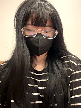 Suzie X online show from December 18, 6:30 am