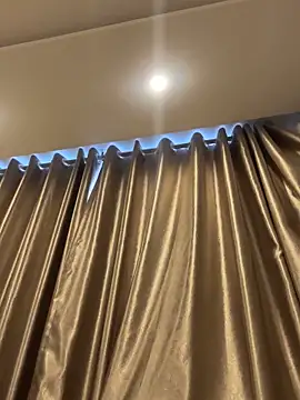 Suzie X online show from December 19, 2:07 am