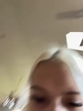 itspinkkk online show from October 23, 5:44 pm