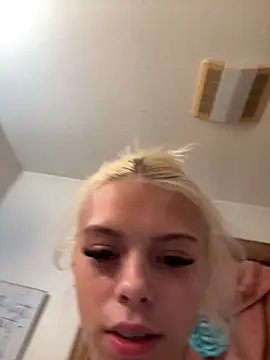 itspinkkk online show from October 26, 12:49 am