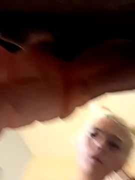 itspinkkk online show from October 27, 8:02 pm