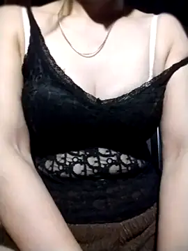 YiyinLy online show from October 16, 8:54 pm