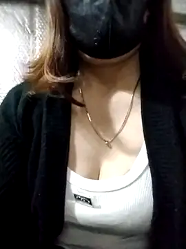 YiyinLy online show from October 23, 3:33 pm