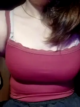 YiyinLy online show from March 27, 9:58 pm