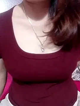 Snapshot of YiyinLy chatting on April 12, 12:10 pm YiyinLy online show from April 12, 12:10 pm