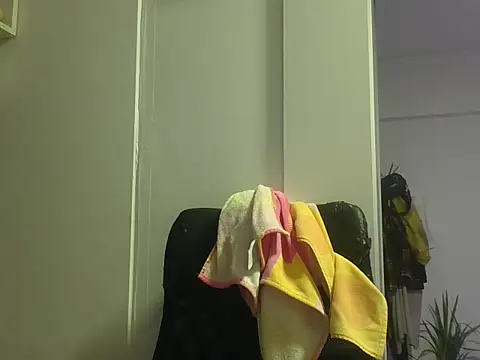 miapink33 online show from November 7, 2:44 am