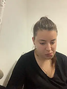 MiraCastellon online show from October 27, 12:53 pm