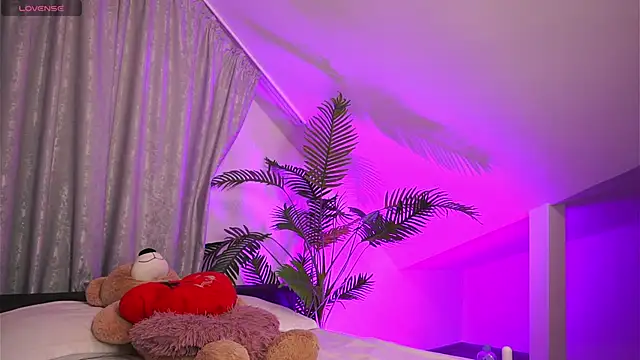 TenderSin online show from April 25, 2:25 am