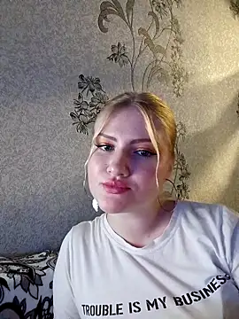 Snapshot of karkinn chatting on November 1, 3:47 pm karkinn online show from November 1, 3:47 pm