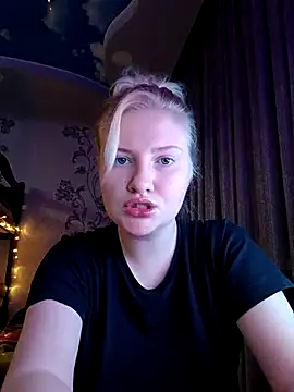 Snapshot of karkinn chatting on November 15, 5:42 pm karkinn online show from November 15, 5:42 pm