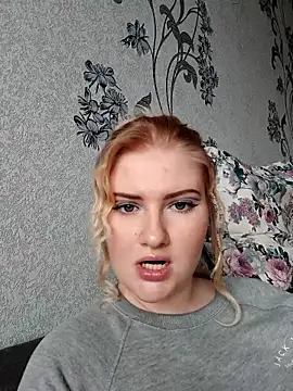 Snapshot of karkinn chatting on February 26, 10:47 am karkinn online show from February 26, 10:47 am