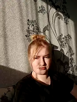 Snapshot of karkinn chatting on March 24, 5:23 am karkinn online show from March 24, 5:23 am