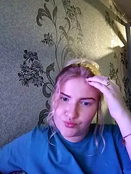 Snapshot of karkinn chatting on April 6, 4:19 pm karkinn online show from April 6, 4:19 pm