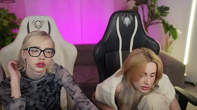 Jessica start online show from December 1, 11:26 am